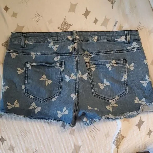 Tinseltown Jean shorts - Picture 2 of 5